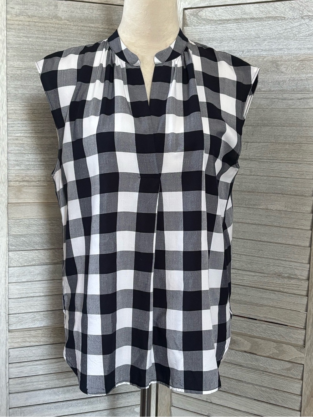 LOFT Black & White Gingham Sleeveless Very Soft & Flowy 100% Rayon Top SZ Medium